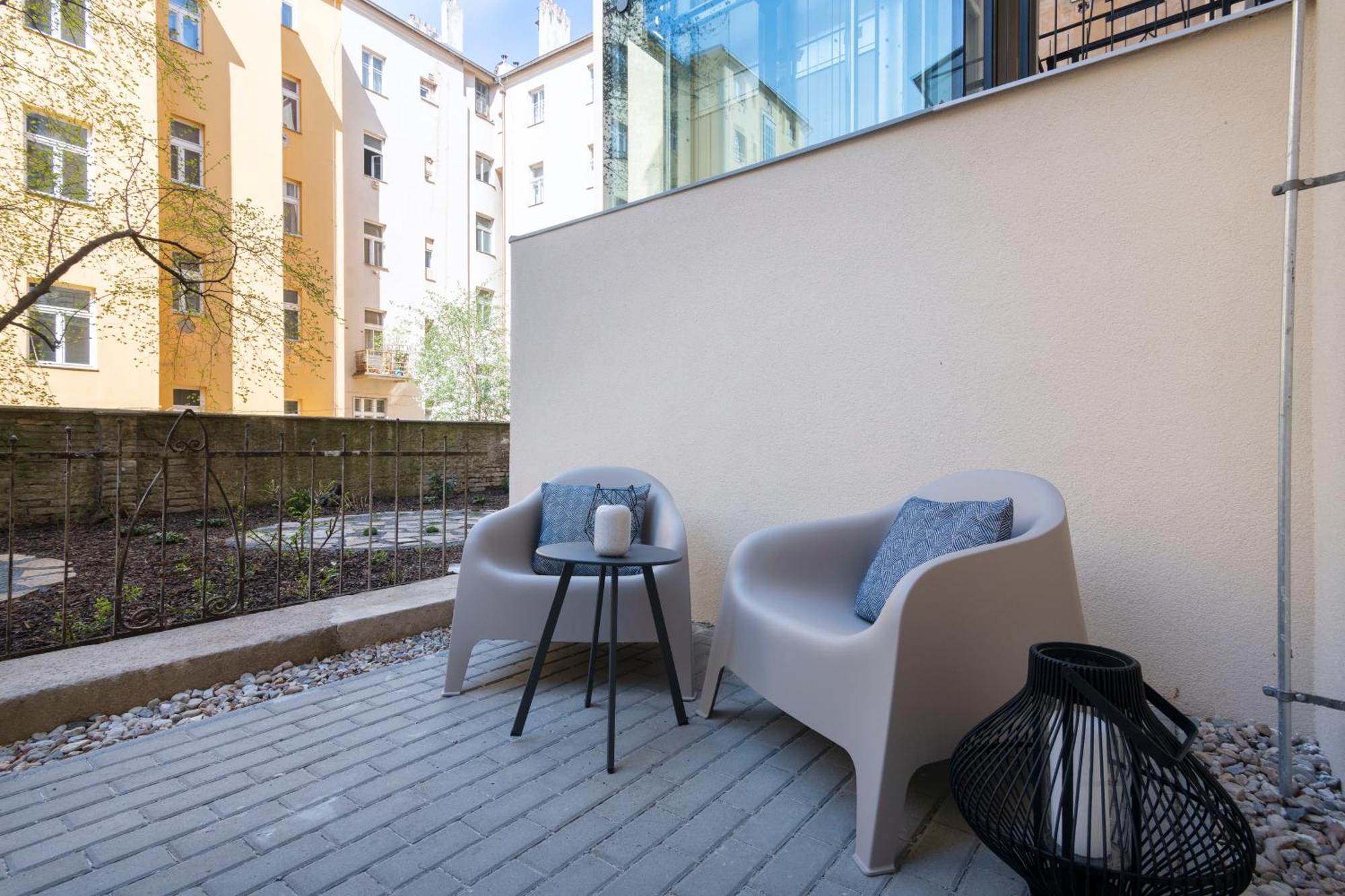 Hidden Art Boutique Residence By Dwellfort Praga Zewnętrze zdjęcie