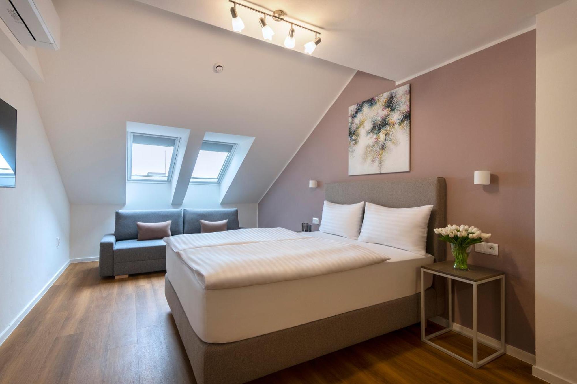 Hidden Art Boutique Residence By Dwellfort Praga Zewnętrze zdjęcie